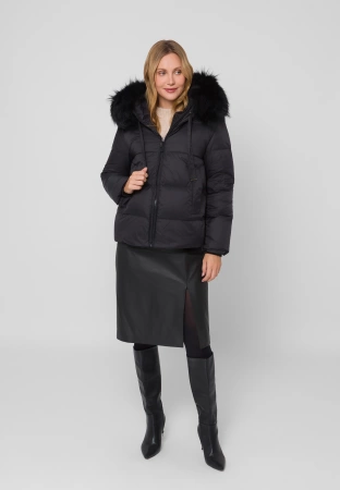 Czarna puchowa kurtka z naturalnym wypełnieniem