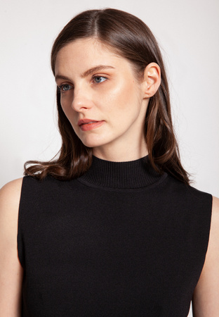 Czarny półgolf z dzianiny