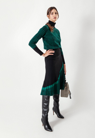 Czarno-zielony golf w pepitkę z wełną