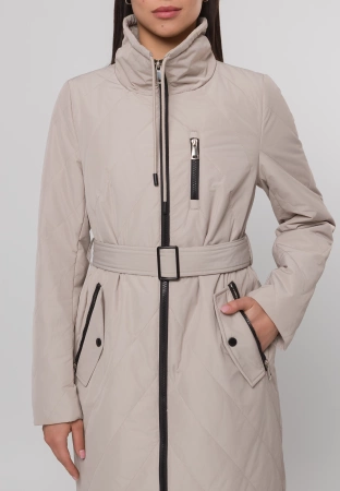 Pikowany płaszcz w kolorze beżowym