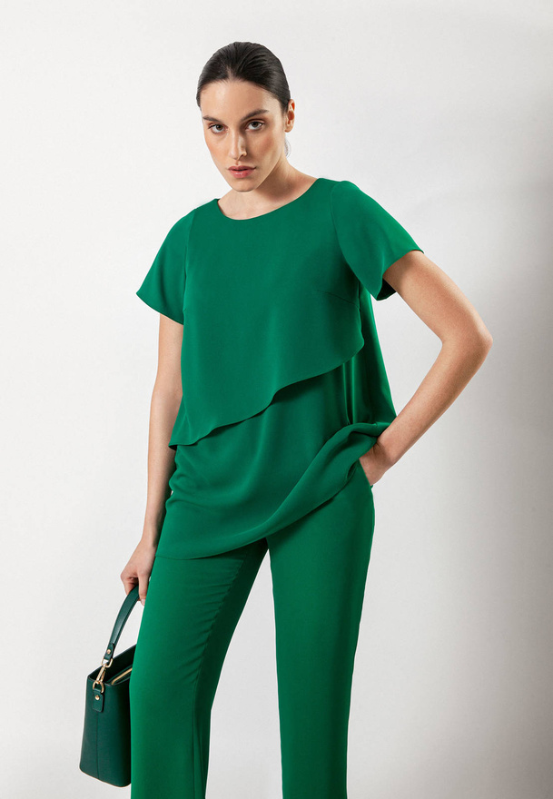 Zielona bluzka z falbanami