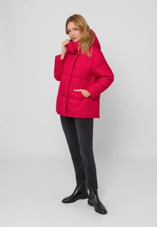 Czerwona pikowana kurtka z kapturem