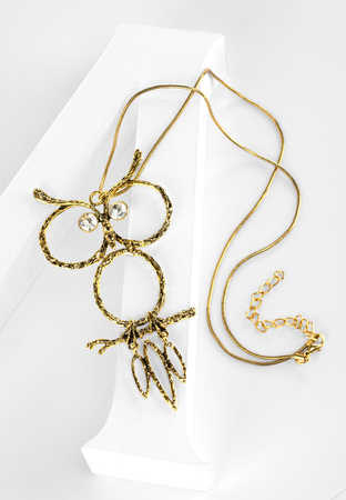 Naszyjnik z zawieszką w kształcie sowy