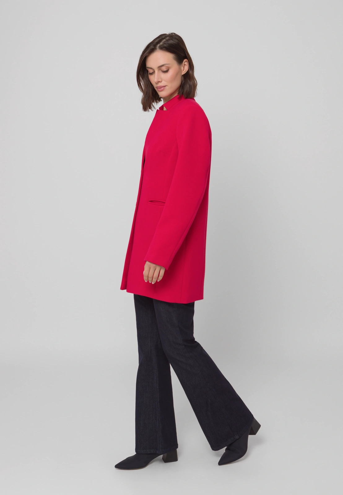 Krótki czerwony płaszcz z wiskozą