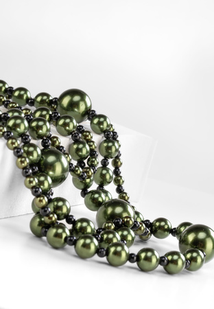 Kaskadowy naszyjnik z zielonych korali