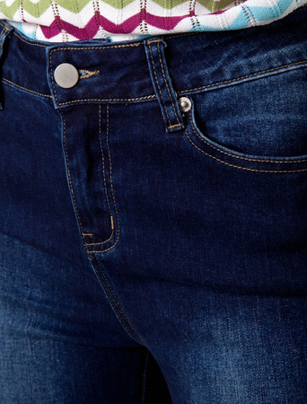 Granatowe jeansowe spodnie