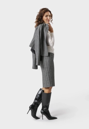 Krótki żakiet w jodełkę z domieszką wełny