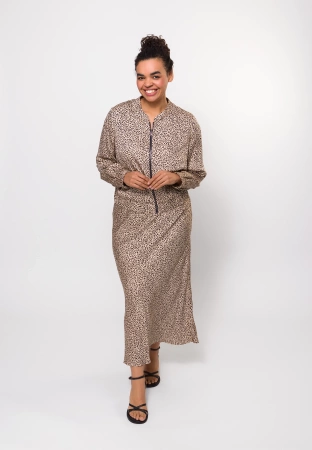 Długa wiskozowa spódnica w drobną panterkę