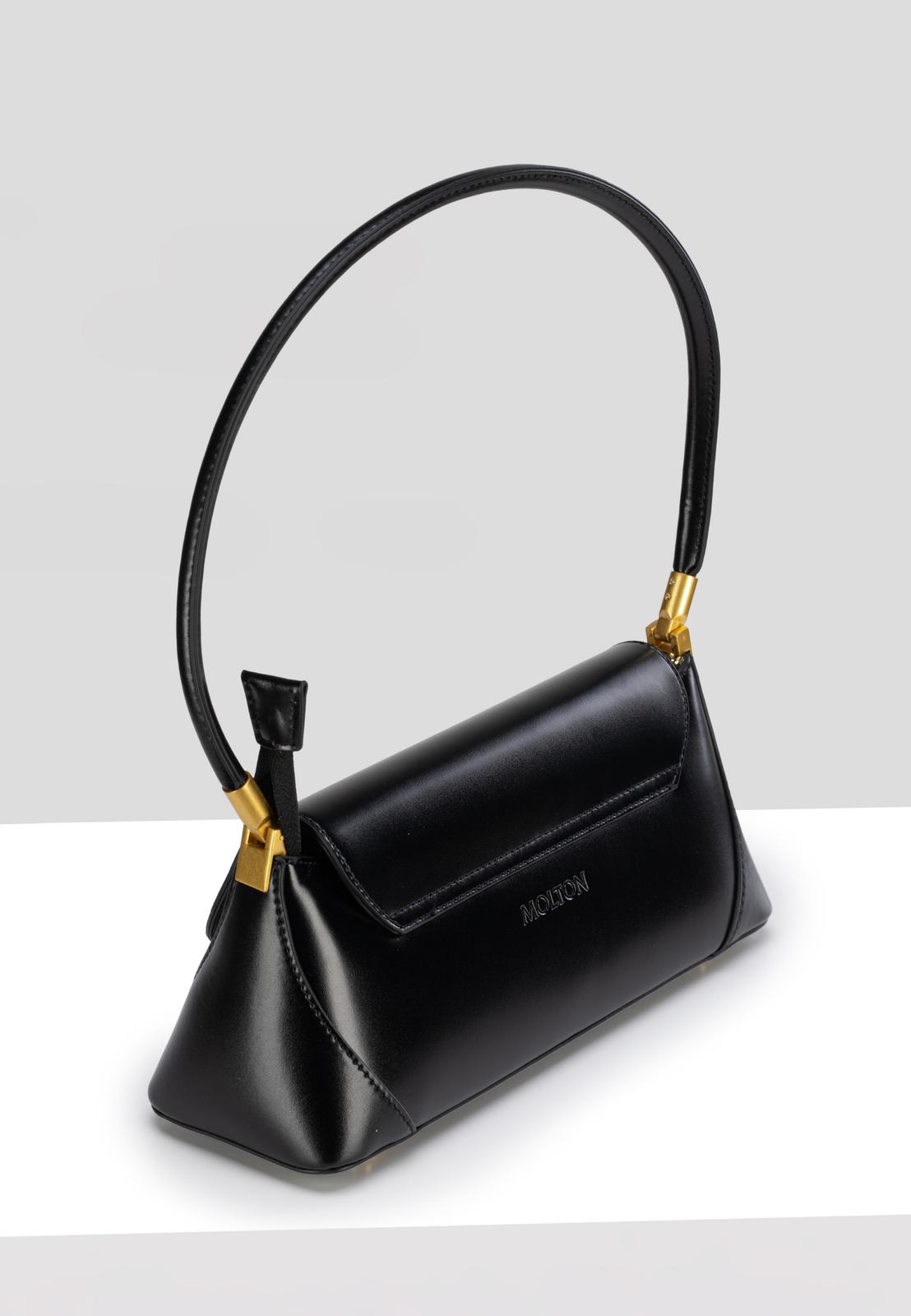 Czarna torebka do ręki