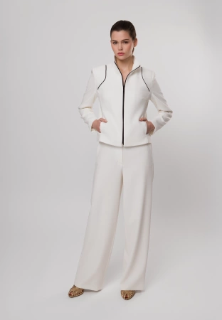 Dopasowana kurtka zapinana na suwak