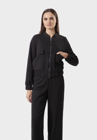 Dzianinowa bomberka z dużymi kieszeniami