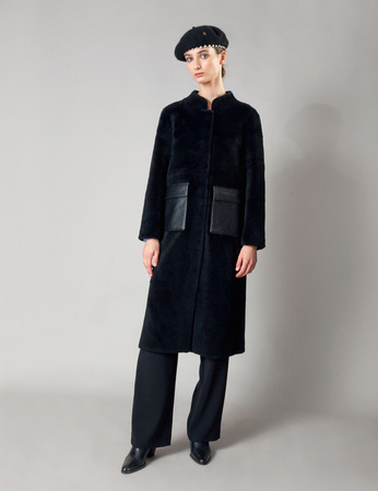 Długie wełniane futro z kieszeniami