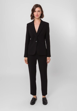 Klasyczny żakiet zapinany na jeden guzik