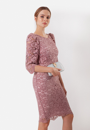 Różowa sukienka z gipiury