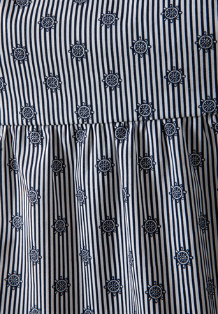 Sukienka w marynarski wzór