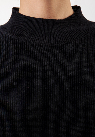 Dzianinowa czarna bluzka z kimonowym rękawem