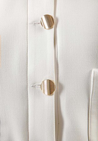 Kamizelka ecru ze złotymi guzikami