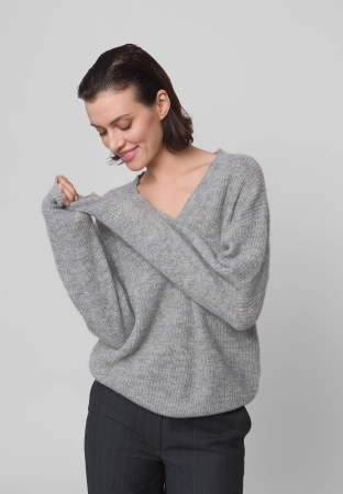 Oversizowy sweter z moherem i wełną