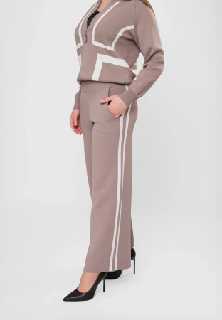 Dzianinowe spodnie z białym lampasem