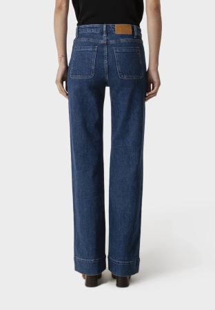 Granatowe jeansy z szeroką nogawką