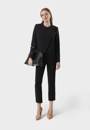 Żakiet z asymetrycznym zapięciem