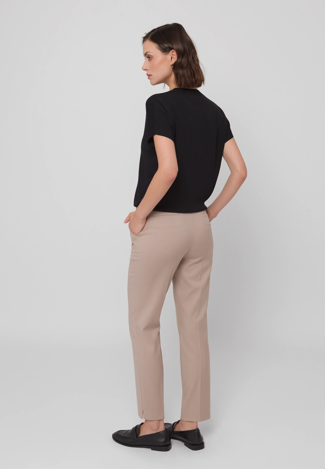 Beżowe cygaretki w kant