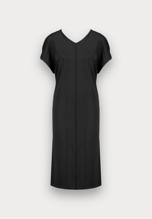 Czarna dzianinowa sukienka z kimonowymi rękawami