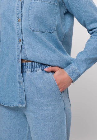 Jeansowe spodnie w gumkę z szeroką nogawką