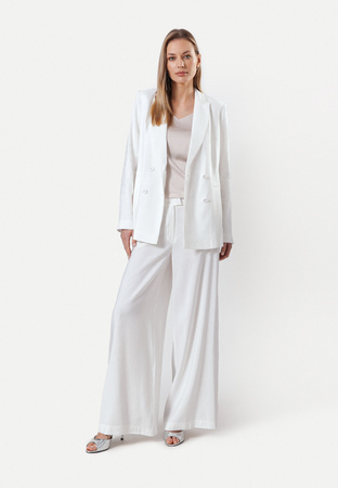 Biały dwurzędowy żakiet z lnem