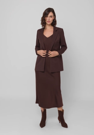 Brązowa sukienka na cienkich ramiączkach