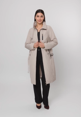 Pikowany płaszcz w kolorze beżowym