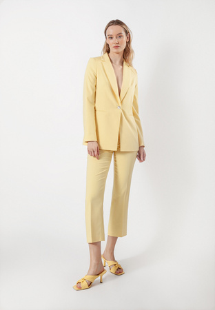 Cygaretki w cytrynowym kolorze