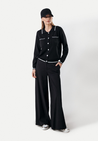 Czarny dzianinowy kardigan z ozdobną lamówką