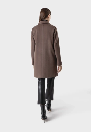 Brązowy wełniany płaszcz z kołnierzykiem