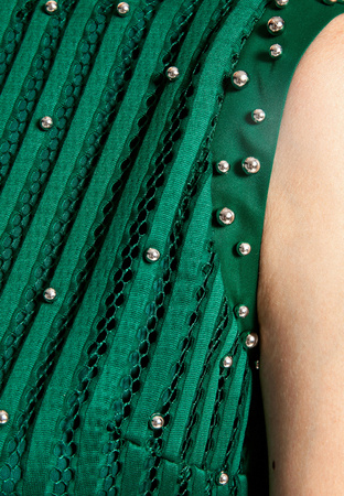 Zielona wieczorowa sukienka ze srebrnymi koralikami