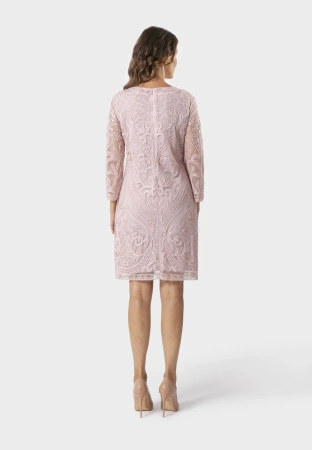 Różowa ażurowa sukienka