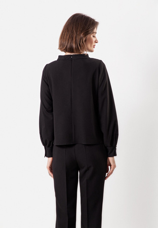 Czarna bluzka ze stójką