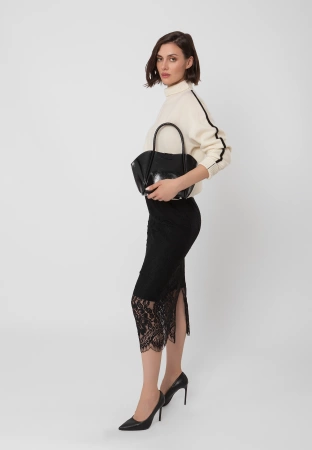 Czarna koronkowa spódnica