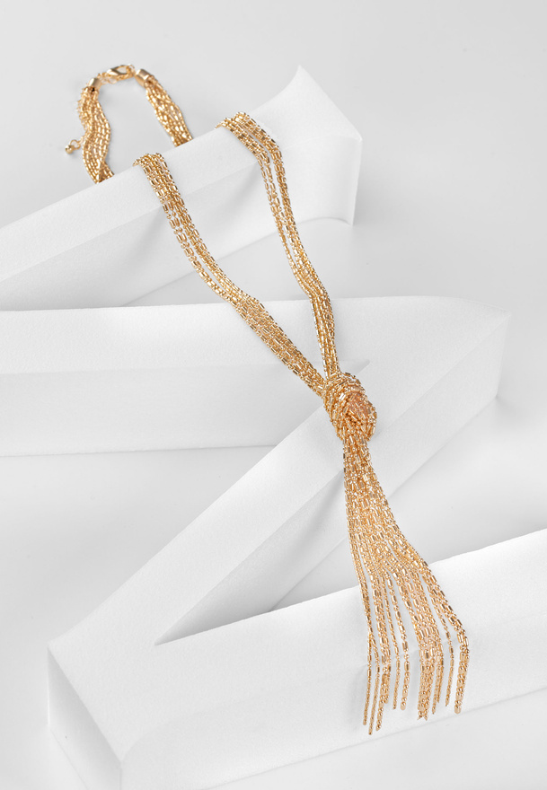 Naszyjnik z węzłem w kolorze złotym