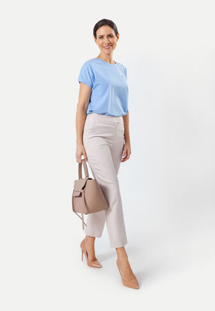 Beżowe spodnie z prostą nogawką