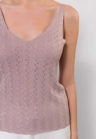 Różowa ażurowa bluzka na ramiączka ze srebrną nitką