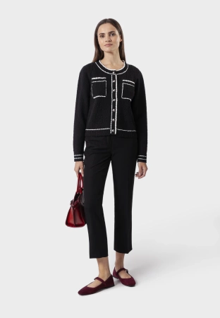 Czarne spodnie z prostą nogawką