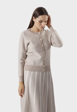 Beżowy kardigan z ozdobnymi guzikami