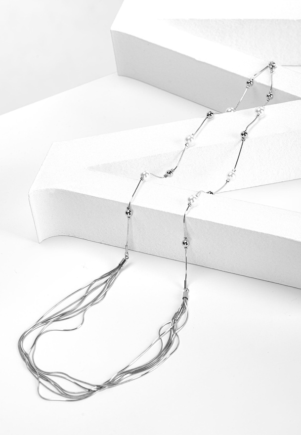 Naszyjnik z perłowymi koralikami