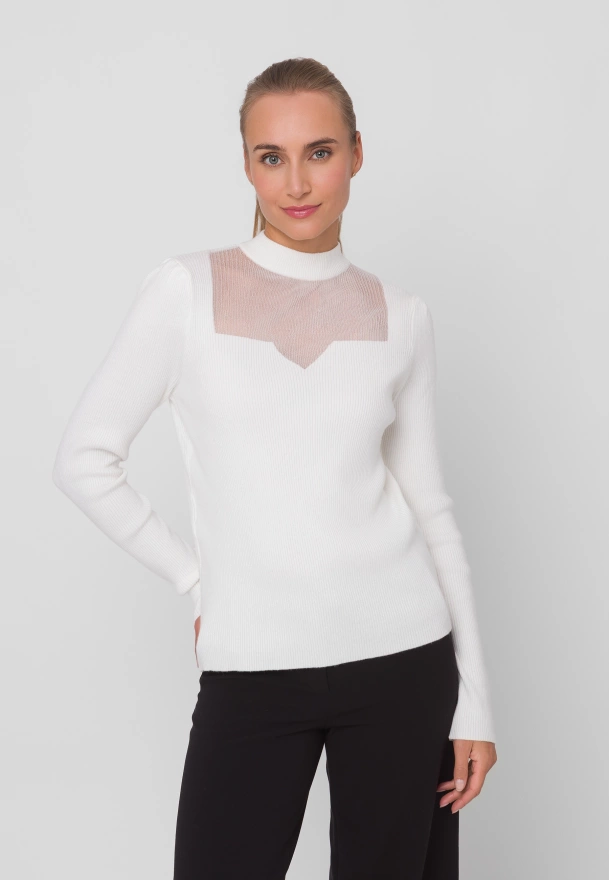 Ecru dzianinowy półgolf z ażurowym dekoltem