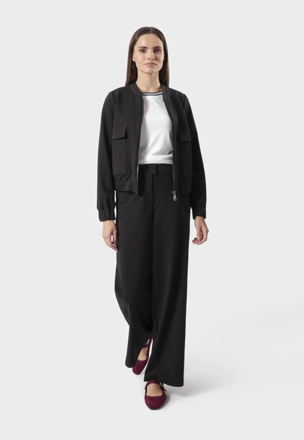 Czarne spodnie z szeroką nogawką z bawełną 