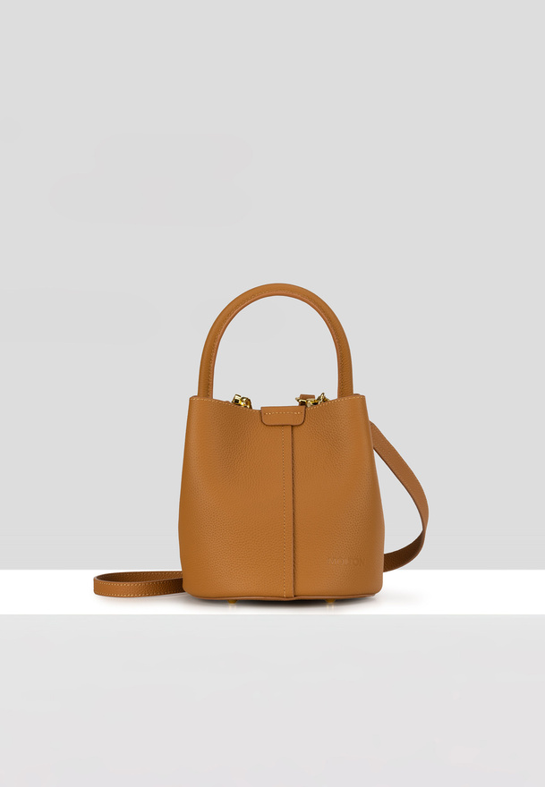 Camelowy kuferek z saszetką