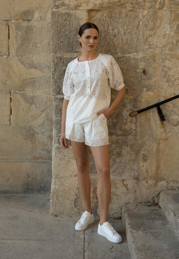 Ażurowa bluzka z bufiastymi rękawami 100% bawełna