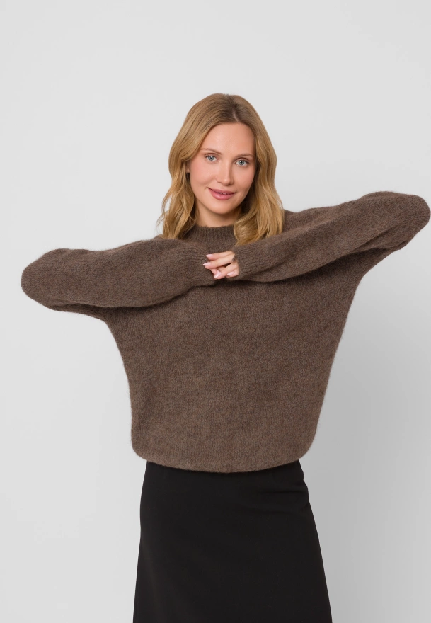 Brązowy sweter z alpaką