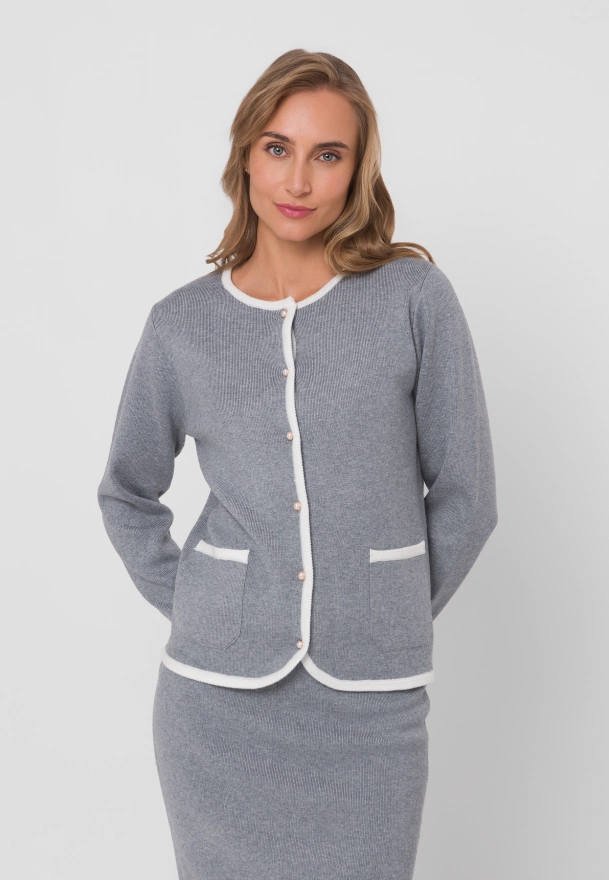 Szary dzianinowy kardigan z białym obszyciem